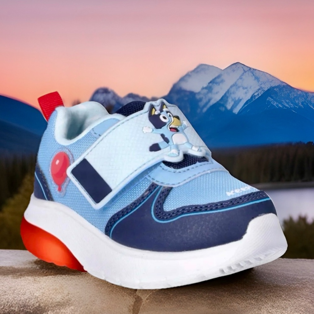 Bluey Toddler Boys' /Unisex Light Up Slip On Sneakers Sz 12 NEW Quick Ship - Picture 3 of 7